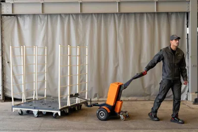 6輪台車は複数台を運搬可能