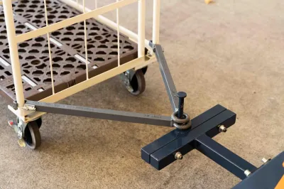 カゴ台車の牽引①